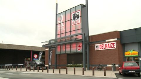 Carrefour zet in op drive through afhaalpunten