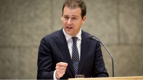 Asscher wil onderbetaling in goederenvervoer aanpakken