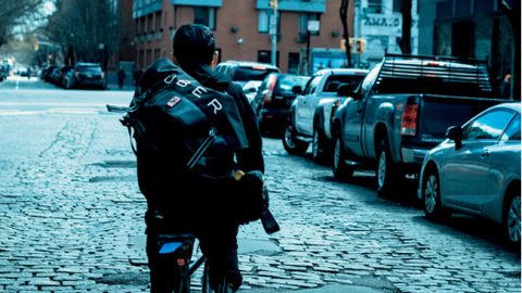 Uber ontwikkelt app voor het bezorgen van pakketten