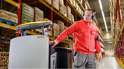 ​STILL introduceert robot die orderpicker volgt