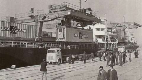 Infographic: 50 jaar containeroverslag in Rotterdam