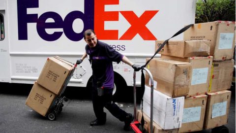 ‘Geen massaontslag bij TNT na overname door FedEx’