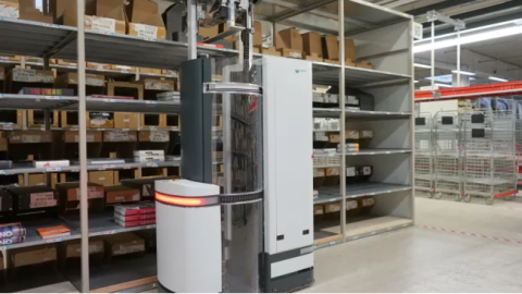 Fiege zet logistieke robot aan het werk in magazijn