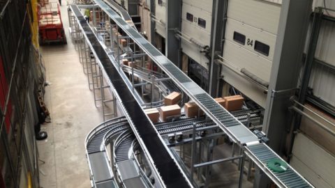 Asos reageert op beschuldigingen van uitbuiting in magazijn