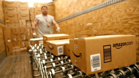 Magazijnmedewerkers Amazon staken traditiegetrouw