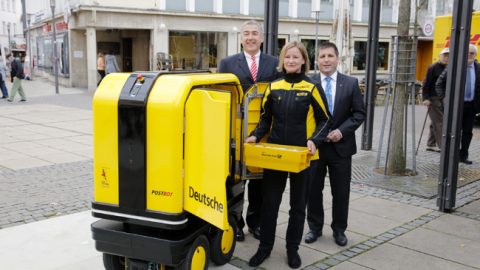 Deutsche Post stuurt postbodes op pad met robot