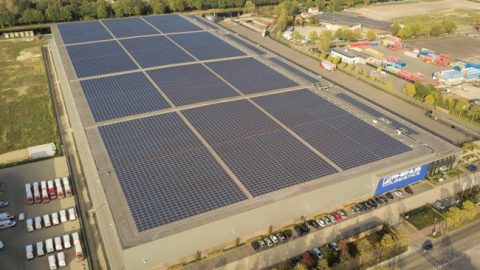 Video: record voor Rhenus met 15.000 zonnepanelen op distributiecentrum