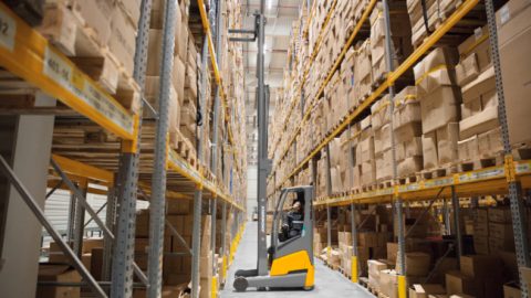 Jungheinrich stelt nieuwe norm met reachtruck