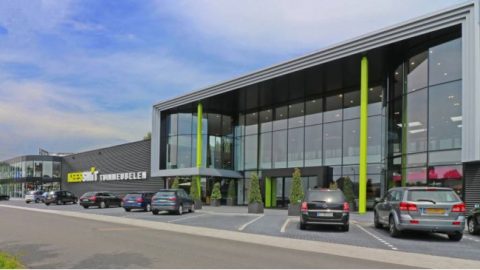 Kees Smit Tuinmeubelen bouwt XXL-dc in Twente