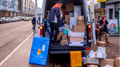 Oproep aan webwinkels: verleng de retourtermijn