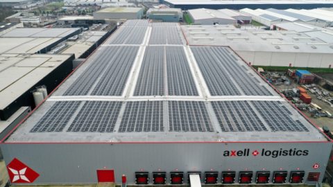 Axell Logistics bedekt dak met 5.000 zonnepanelen