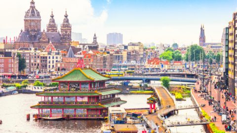 Bouwlogistiek over water blijkt een succes in Amsterdam