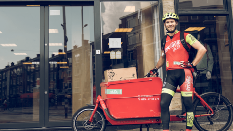 Bever gaat pakketten op de fiets bezorgen