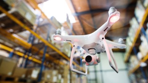 DSV laat drones de voorraad tellen