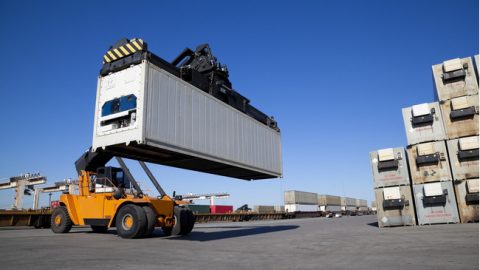 Wereldhandel stokt door tekort aan containers en schepen