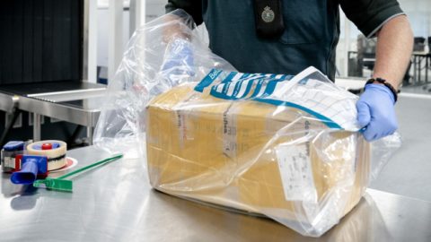 Douane waarschuwt online shoppers voor extra kosten door brexit