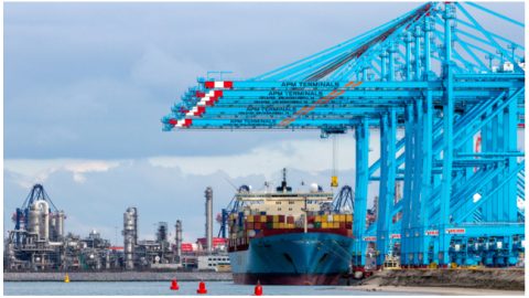 Goederenoverslag zeevaart daalt net zo hard als in 2009