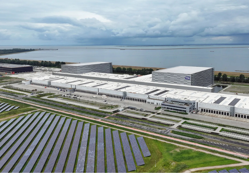 JYSK krijgt sleutels van nieuw distributiecentrum in Lelystad