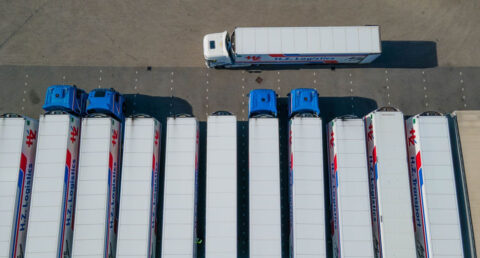 Hoe de logistieke sector omgaat met lading die niet in standaardmaten past